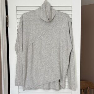 H by Bordeaux Light Gray Ribbed Cowl Neck Top — Size Small EUC